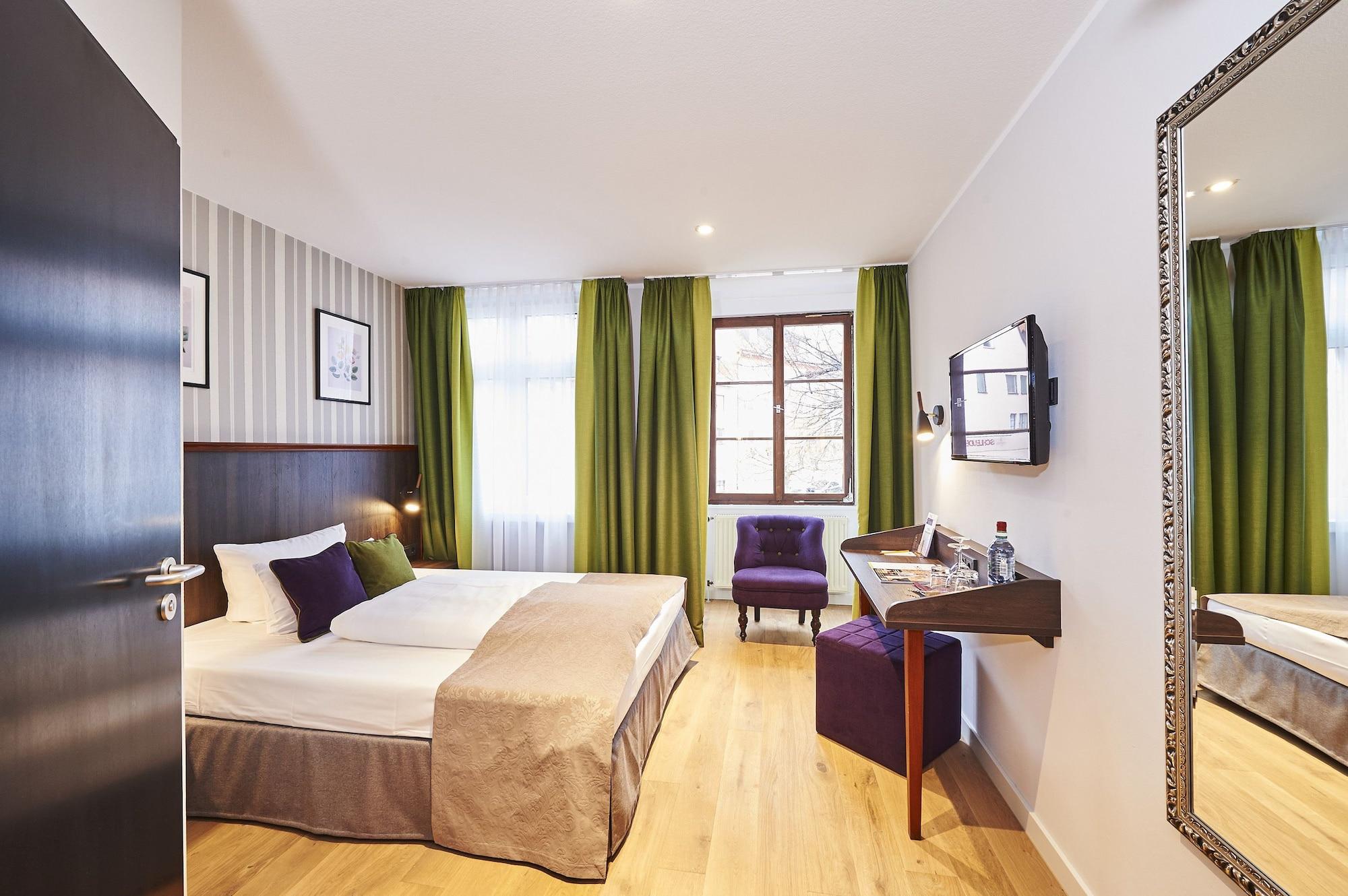 Hauser Boutique 3*
