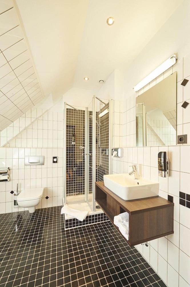 Hauser Boutique Hotel 3*
